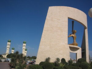 dakar-mosquee-et-portemillenaire